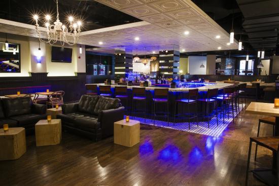 53 Kitchen & Cocktails